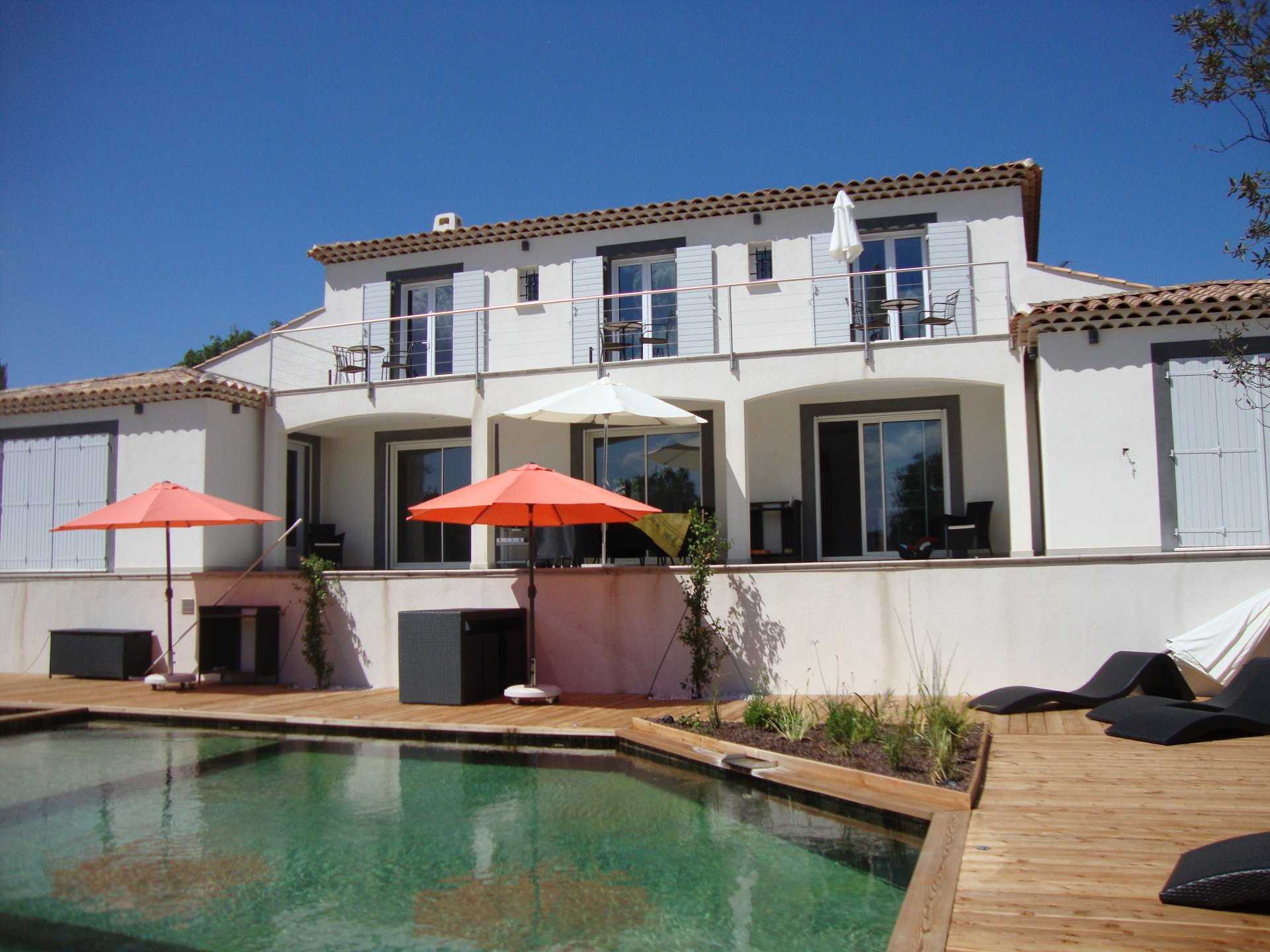 casa no Saint-Maximin-la-Sainte-Baume, Provence-Alpes-Cote d'Azur 10146697