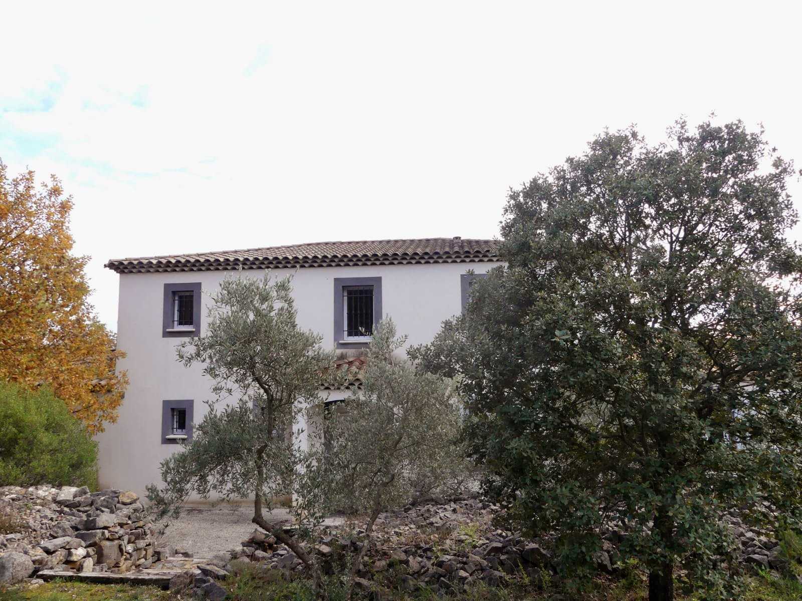 casa en Saint-Maximin-la-Sainte-Baume, Provence-Alpes-Côte d'Azur 10146697
