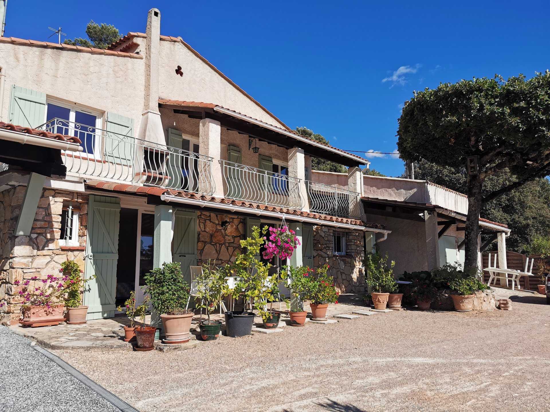 Rumah di Tuan-tuan, Provence-Alpes-Cote d'Azur 10146698