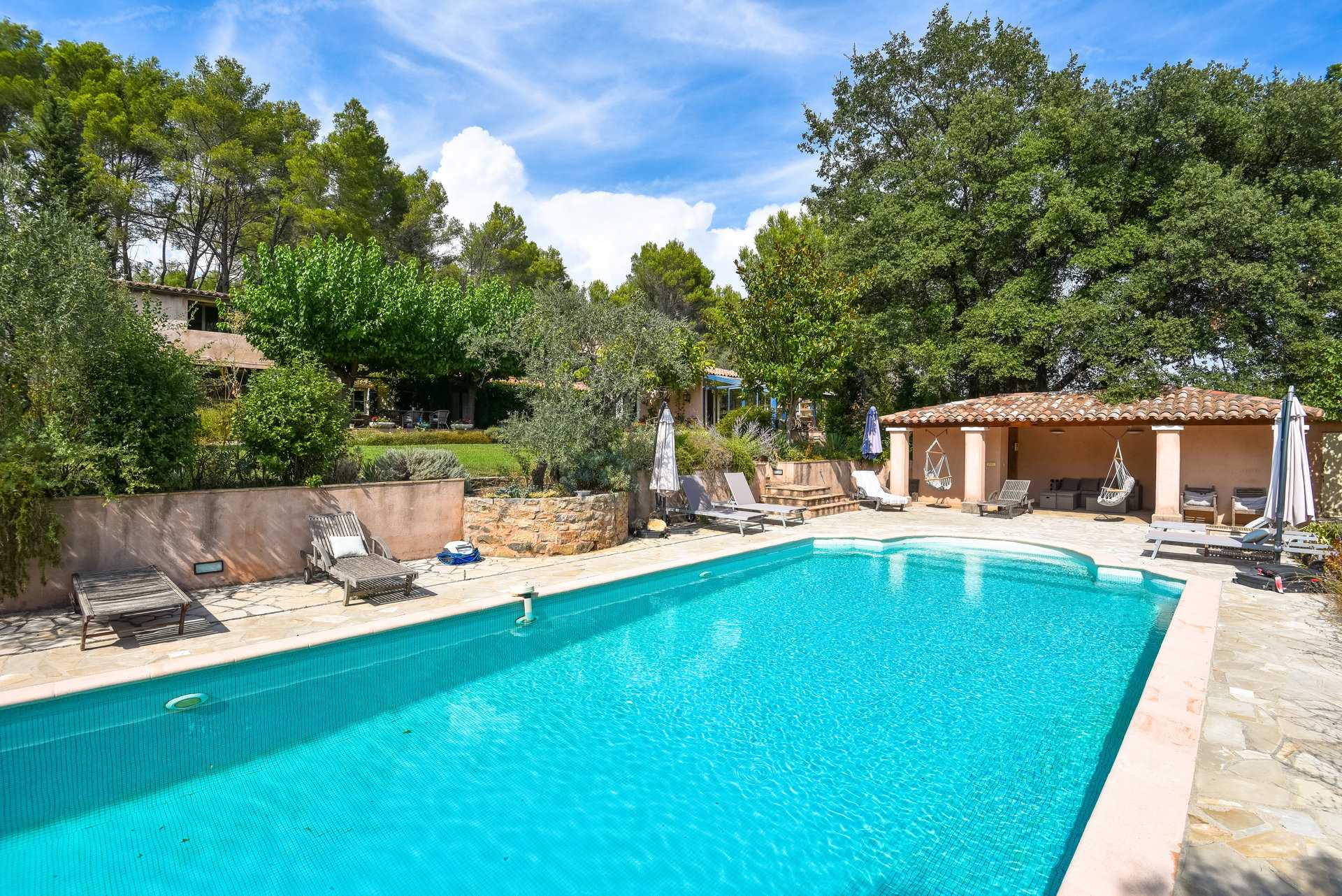 Hus i Flayosc, Provence-Alpes-Cote d'Azur 10146707