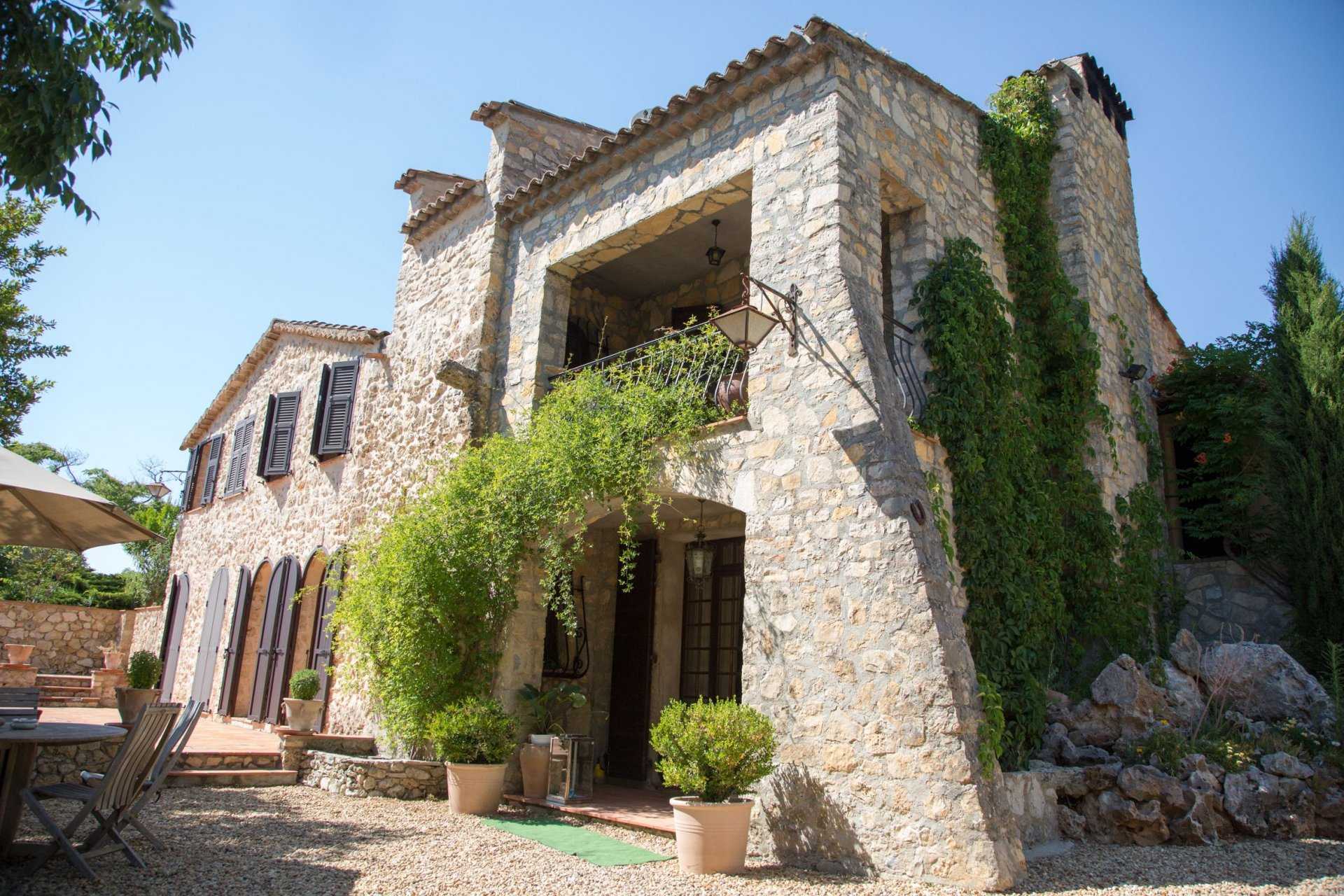 Hus i Entrecasteaux, Provence-Alpes-Cote d'Azur 10146708