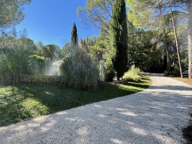 Hus i Tourrettes, Provence-Alpes-Côte d'Azur 10146709