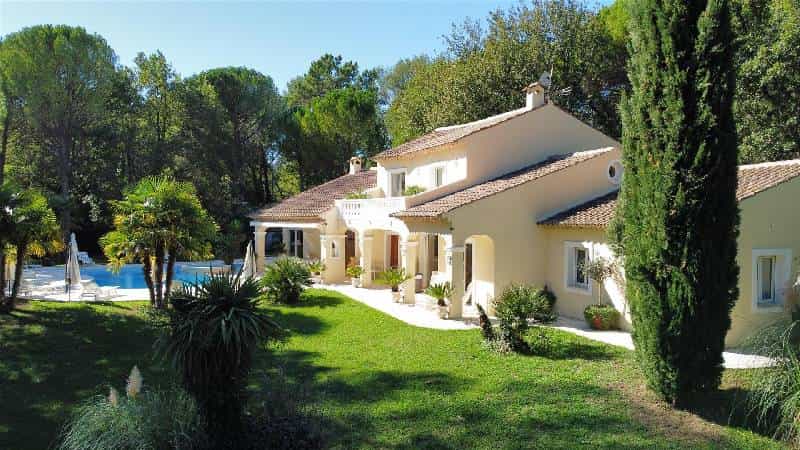 House in Tourrettes, Provence-Alpes-Cote d'Azur 10146709