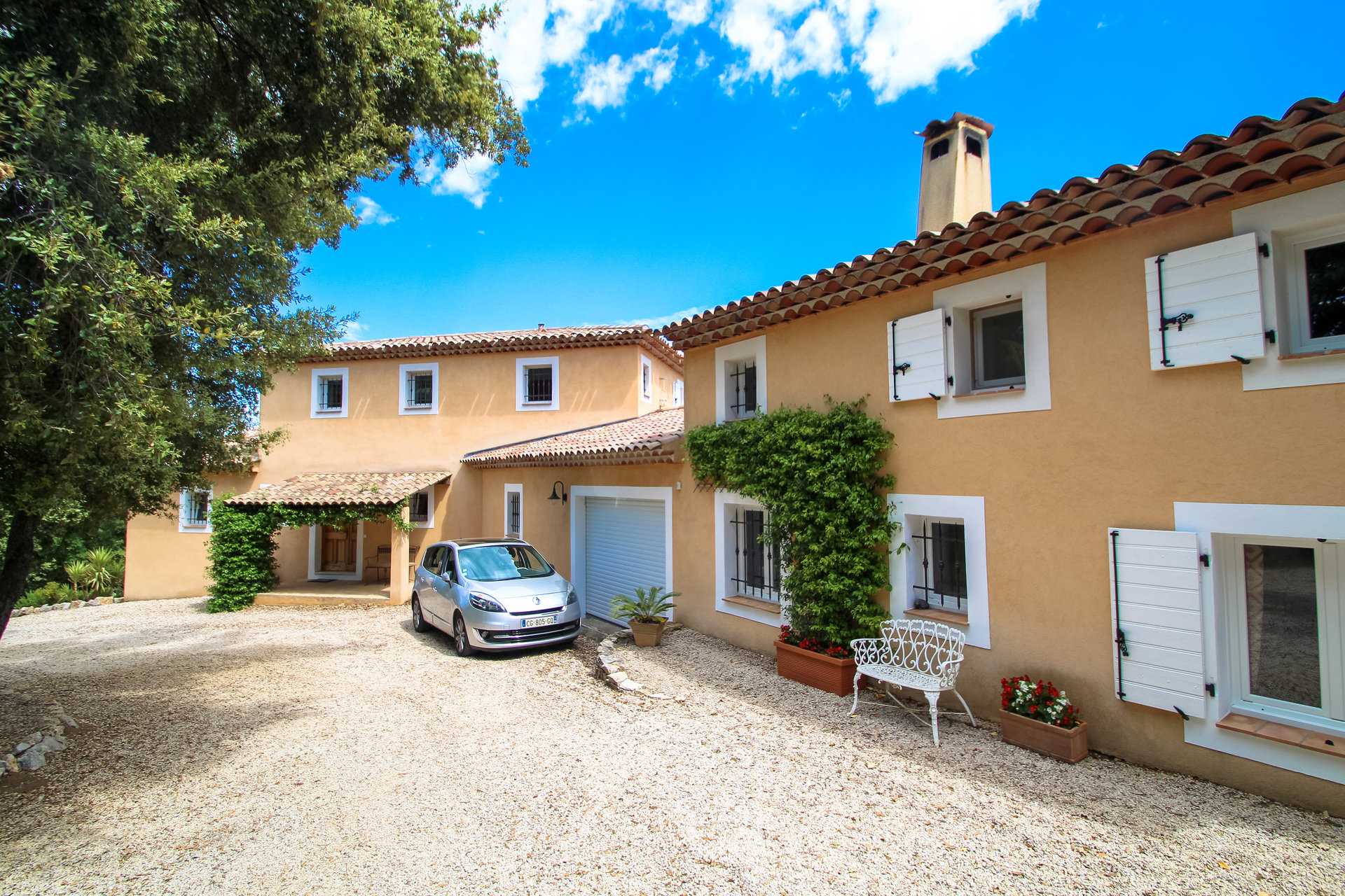 σπίτι σε Fayence, Provence-Alpes-Côte d'Azur 10146713
