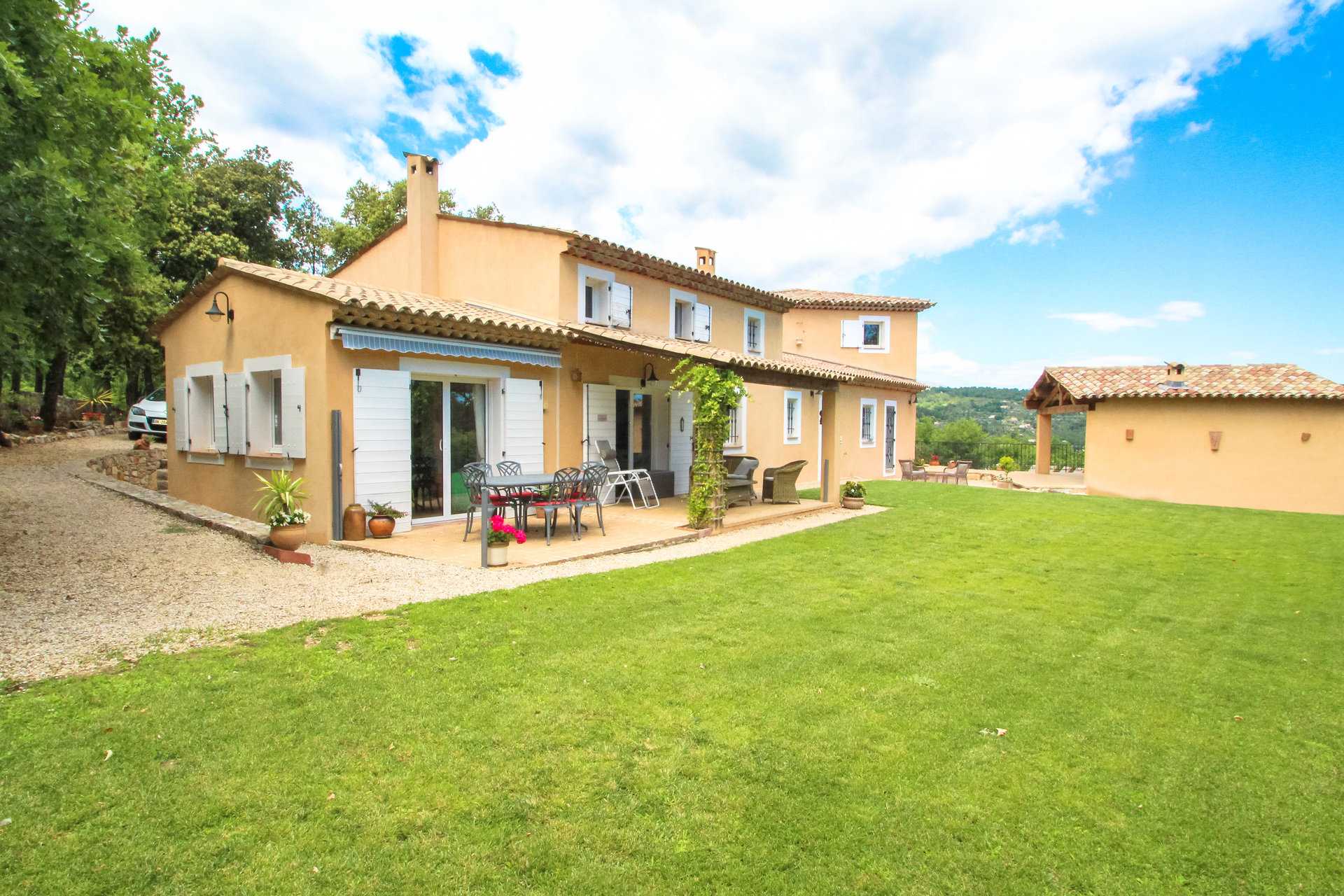σπίτι σε Fayence, Provence-Alpes-Côte d'Azur 10146713