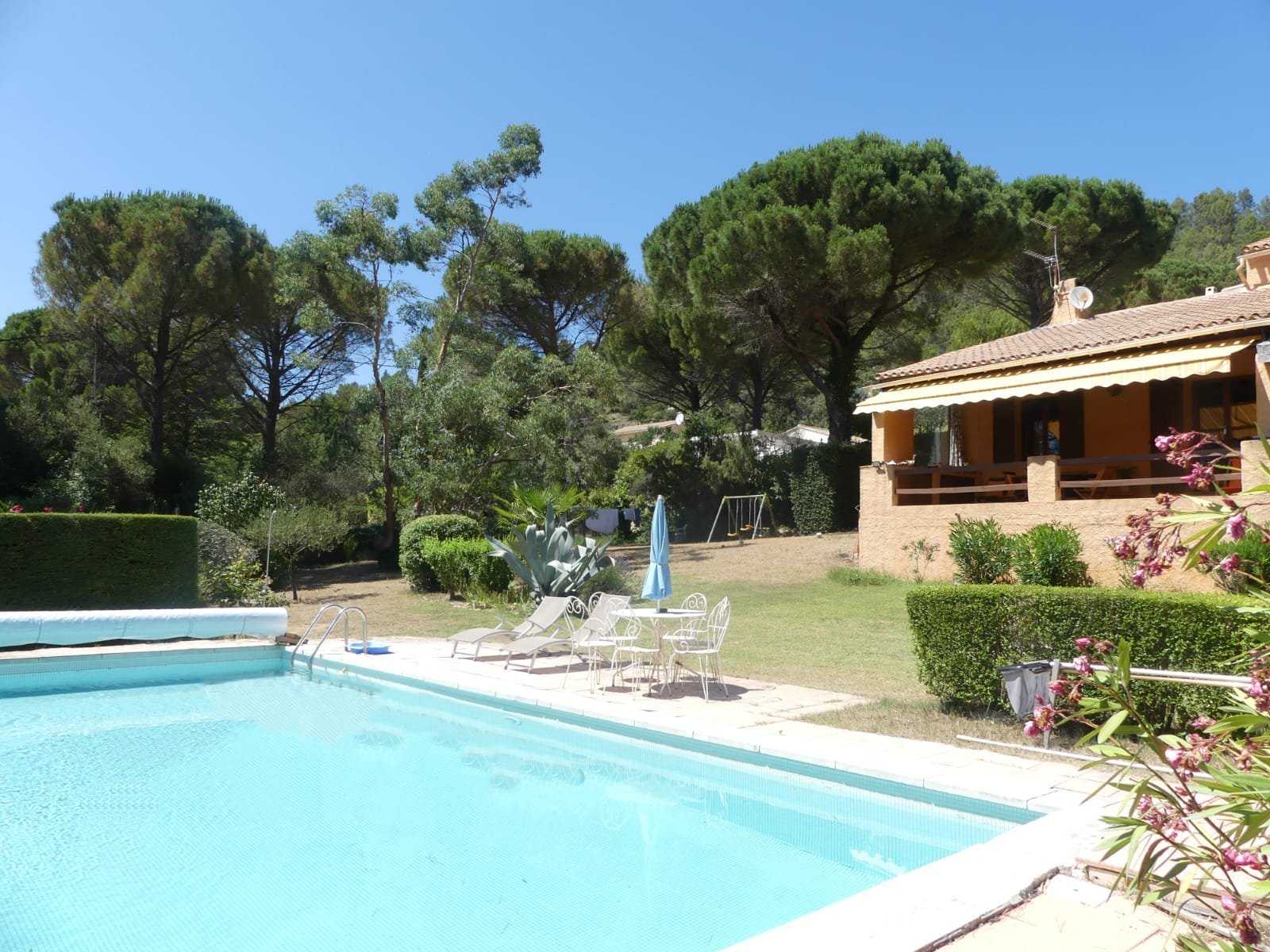 Rumah di Le Val, Provence-Alpes-Cote d'Azur 10146714