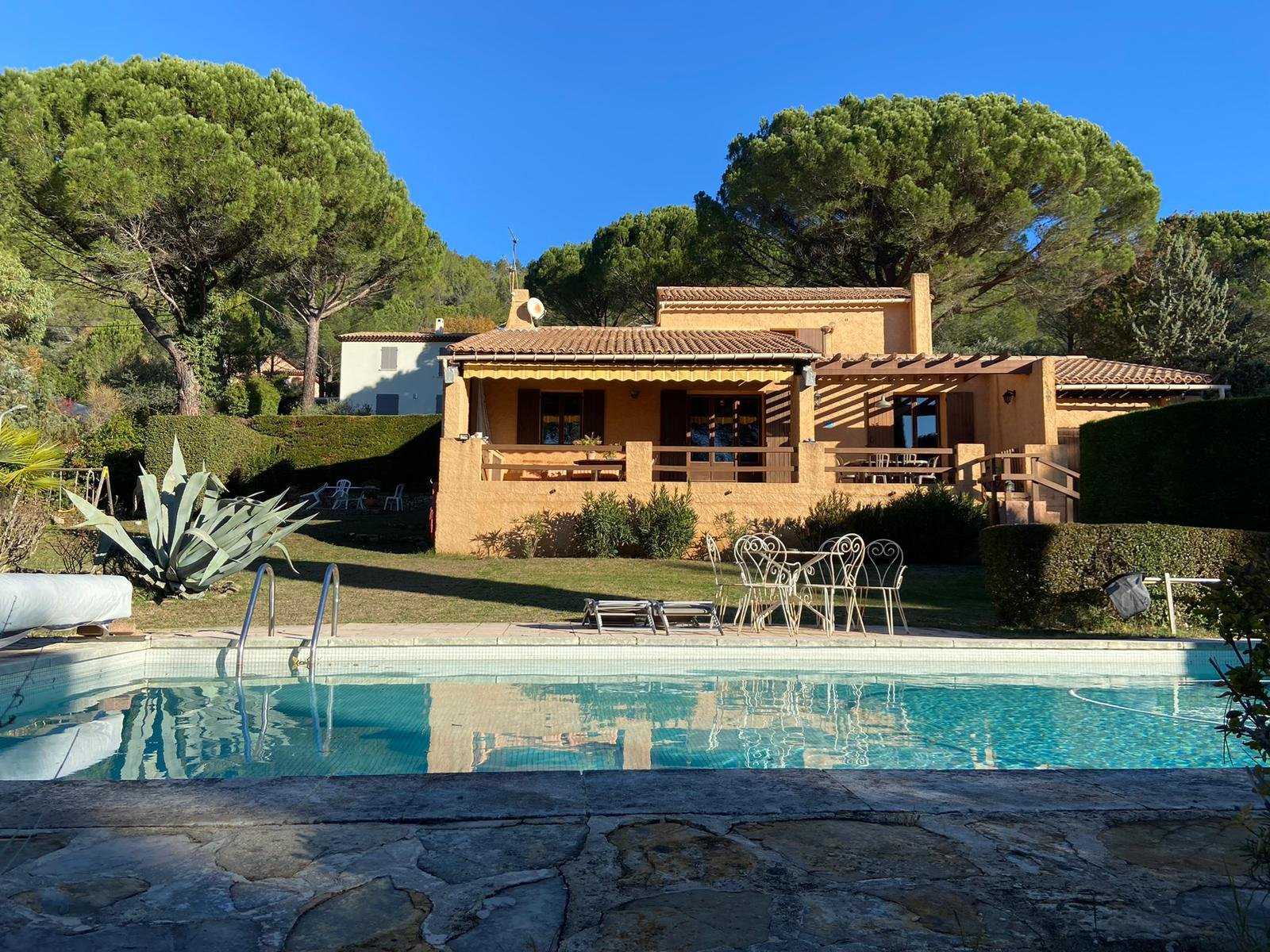 House in Le Val, Provence-Alpes-Côte d'Azur 10146714