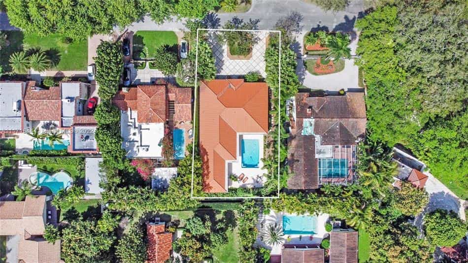 Condominium in Coral Gables, Florida 10146795