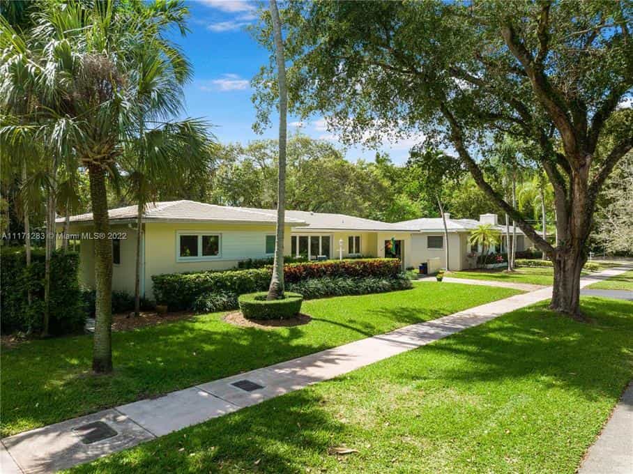 Condominium in Coral Gables, Florida 10146800