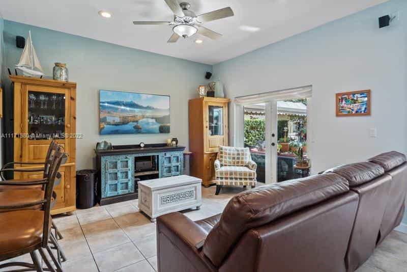 Condominium in Coral Gables, Florida 10146806