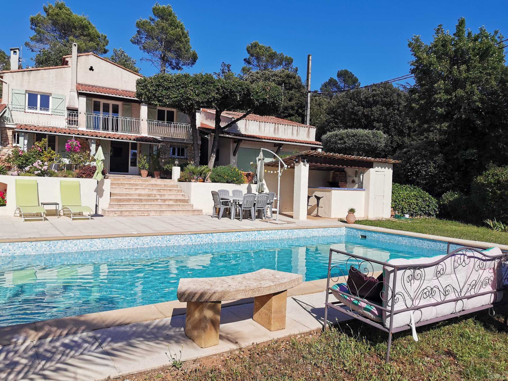 rumah dalam Lorgues, Provence-Alpes-Côte d'Azur 10147098