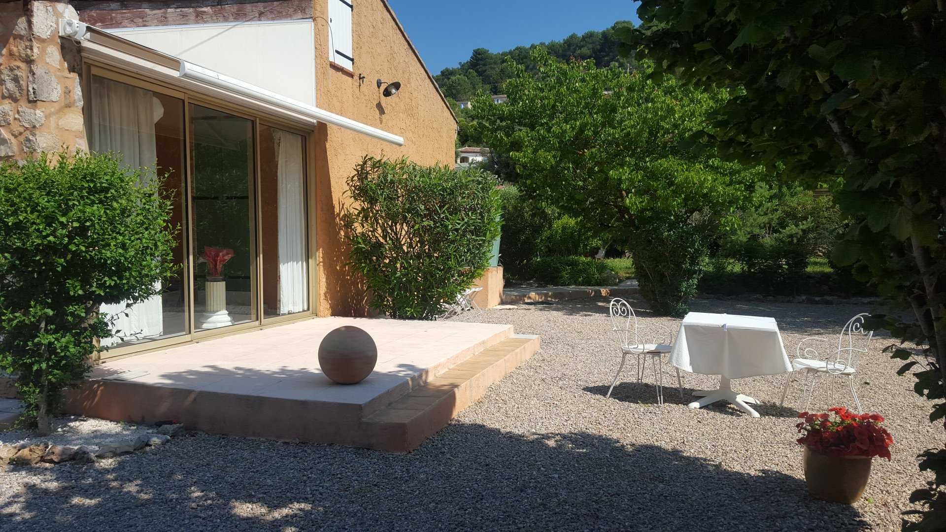 בַּיִת ב Lorgues, Provence-Alpes-Côte d'Azur 10147105