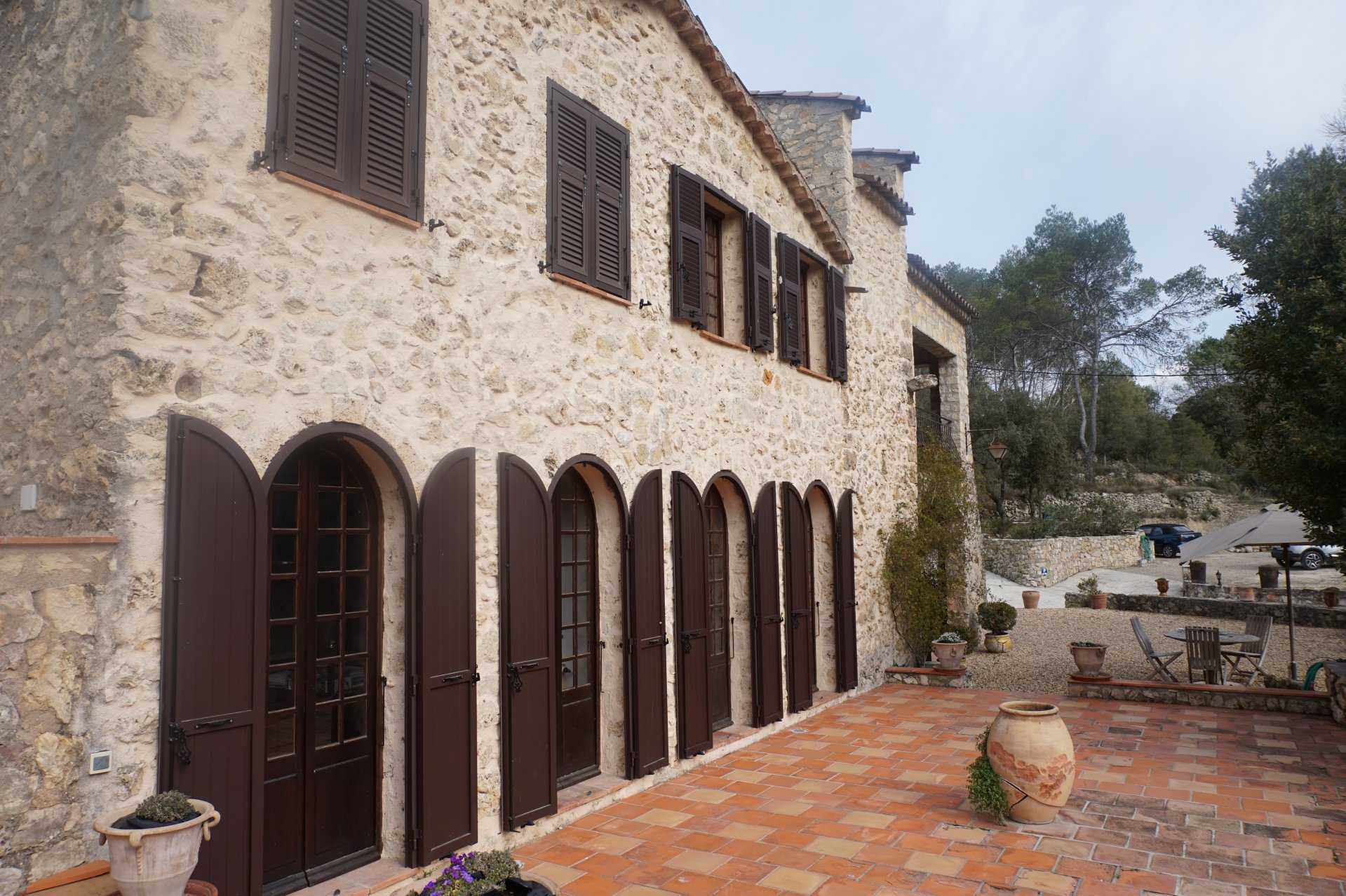 Casa nel Entrecasteaux, Provence-Alpes-Côte d'Azur 10147130