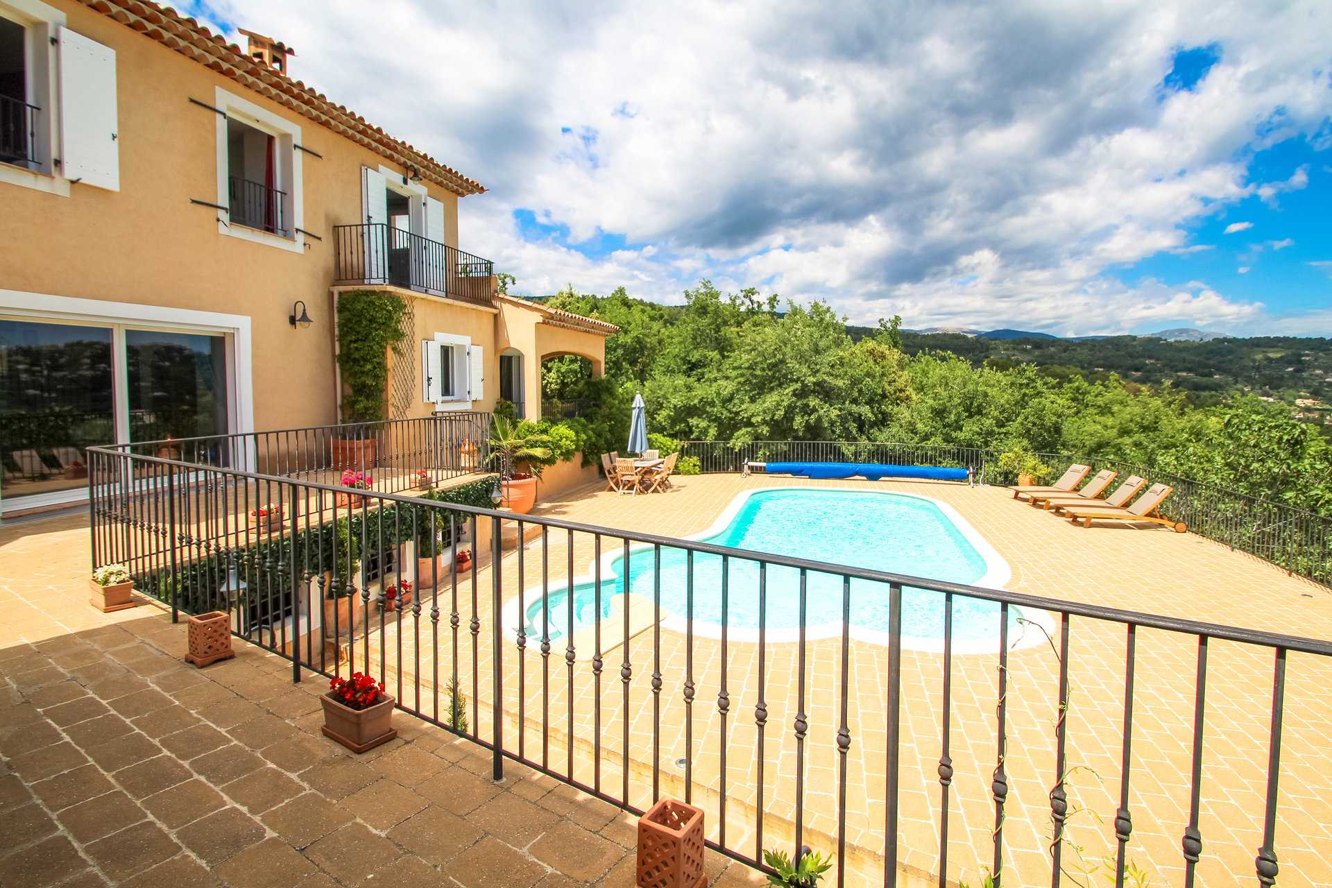 House in Fayence, Provence-Alpes-Cote d'Azur 10147139