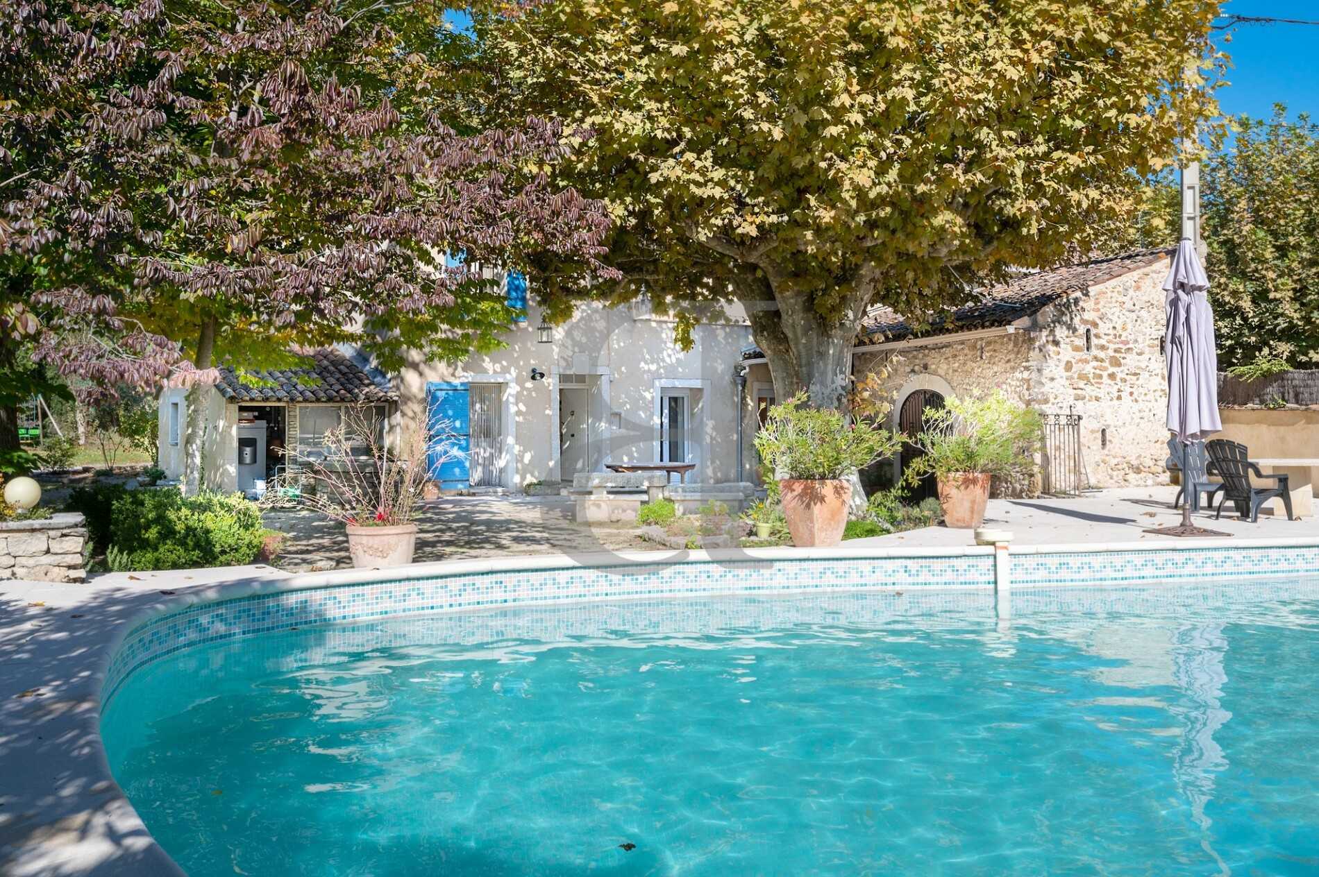 Dom w Pernes-les-Fontaines, Prowansja-Alpy-Lazurowe Wybrzeże 10147308