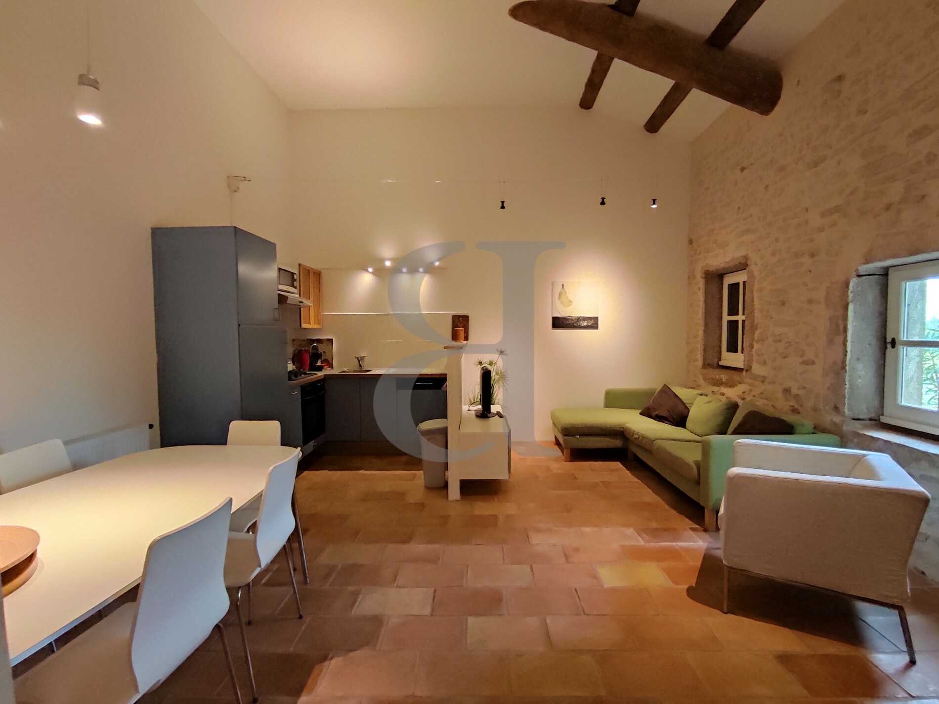 Condominium in Valreas, Provence-Alpes-Cote d'Azur 10147311