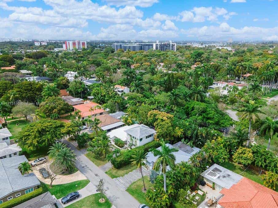 Condominium in Miami, Florida 10147475