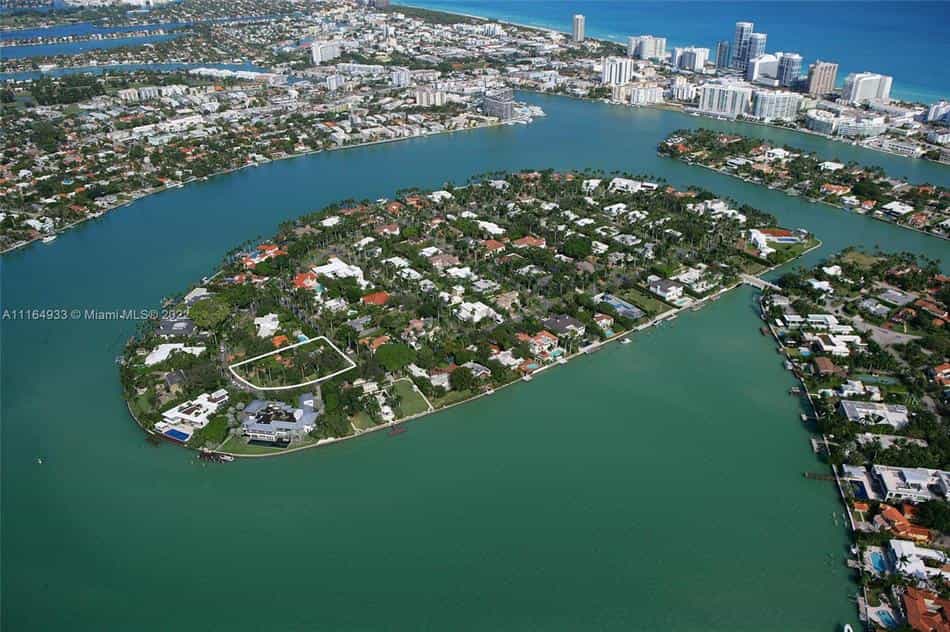Condominium in Isle of Normandy, Florida 10147478