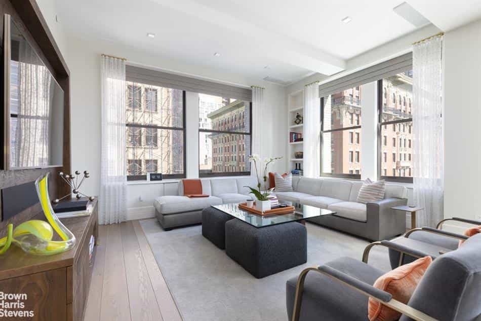 Condominium in New York, New York 10148085
