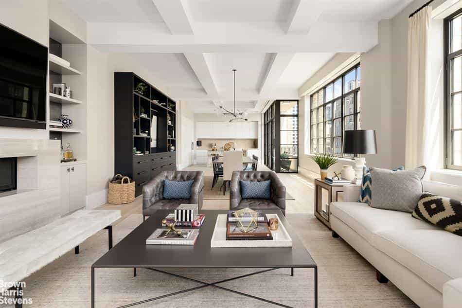 Condominium in New York, New York 10148122
