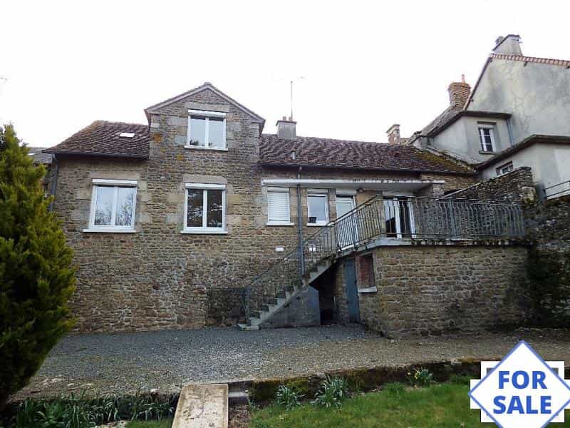rumah dalam Saint-Pierre-des-Nids, Membayar de la Loire 10148712