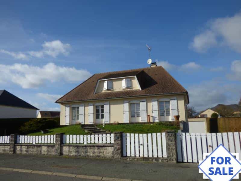 House in Pre-en-Pail, Pays de la Loire 10148722