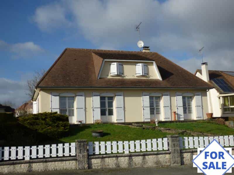 房子 在 Pré-en-Pail-Saint-Samson, Pays de la Loire 10148722