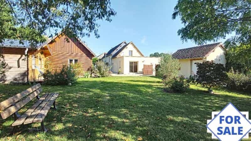 House in Saint-Julien-sur-Sarthe, Normandie 10148735
