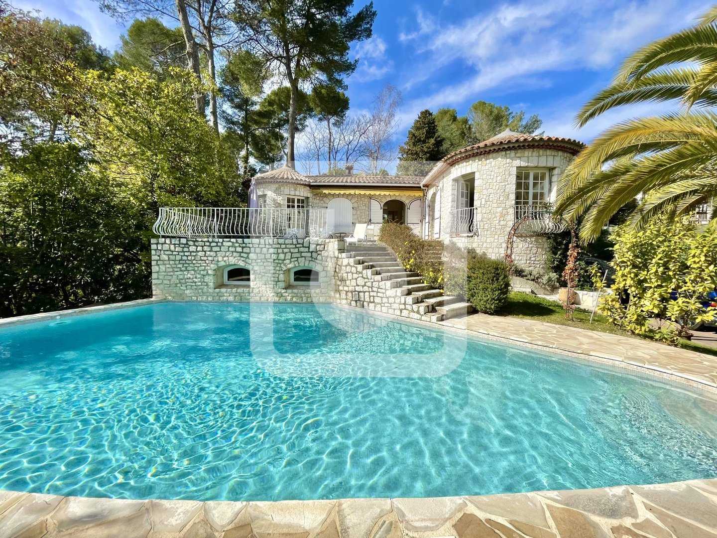 House in Mougins, Provence-Alpes-Côte d'Azur 10149143