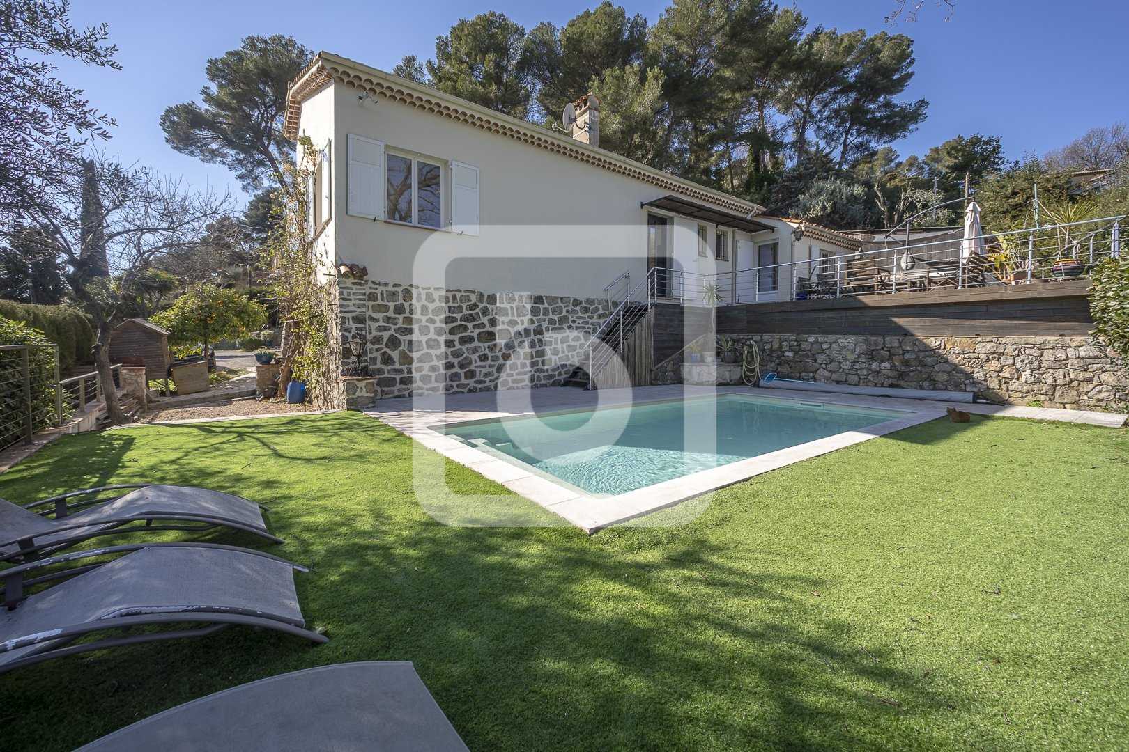 rumah dalam Mougins, Provence-Alpes-Côte d'Azur 10149170