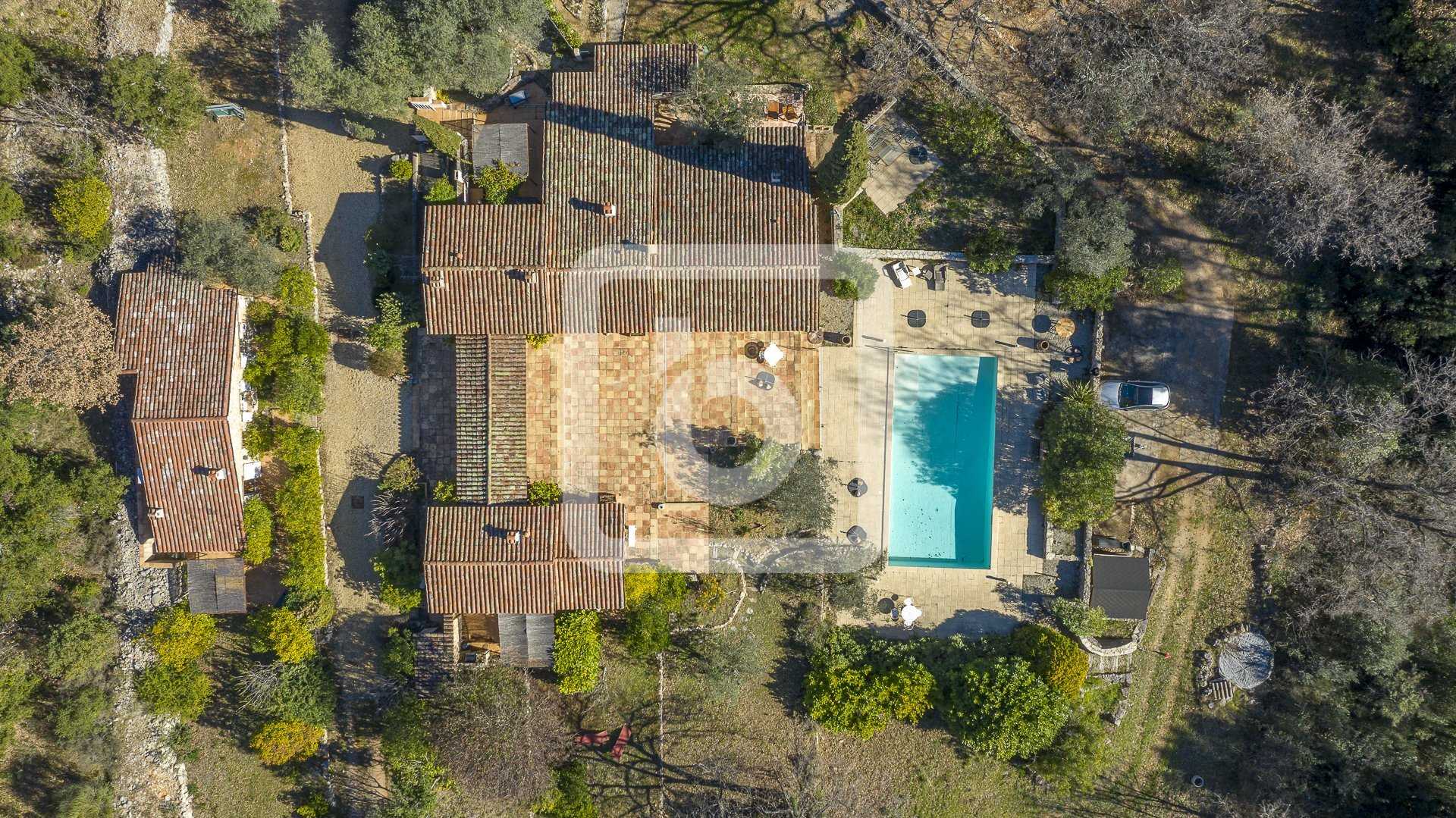 жилой дом в Callas, Provence-Alpes-Côte d'Azur 10149184