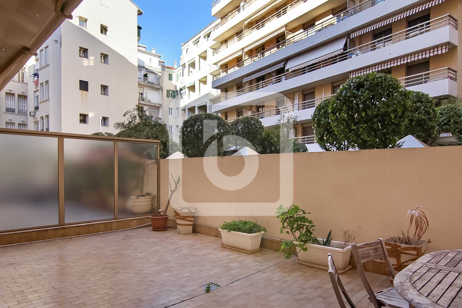 Condominium dans Nice, Provence-Alpes-Côte d'Azur 10149192