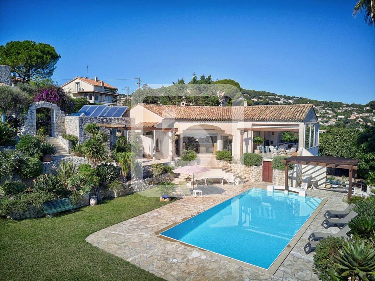 Будинок в Vallauris, Provence-Alpes-Côte d'Azur 10149206