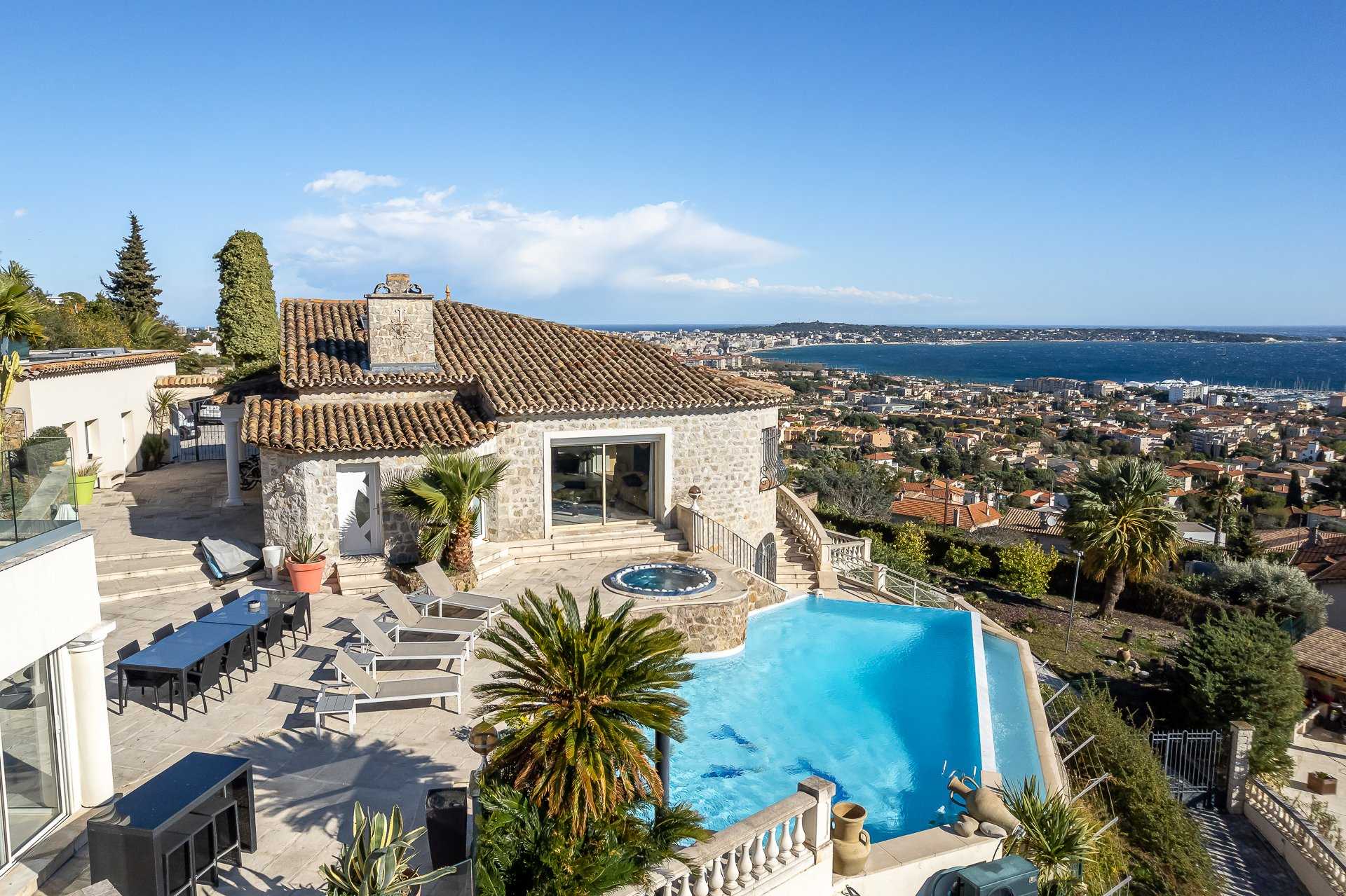 Будинок в Vallauris, Provence-Alpes-Côte d'Azur 10149524