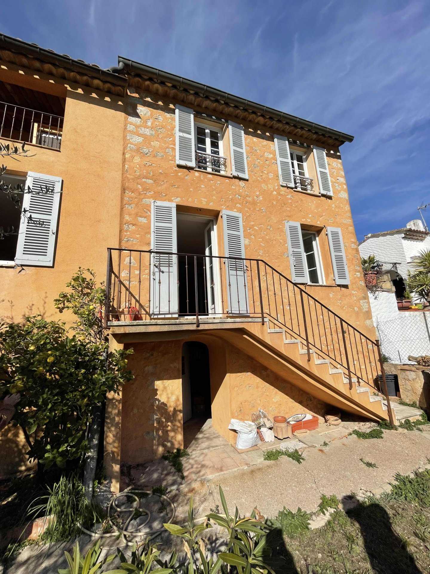 Talo sisään Mougins, Provence-Alpes-Cote d'Azur 10149543