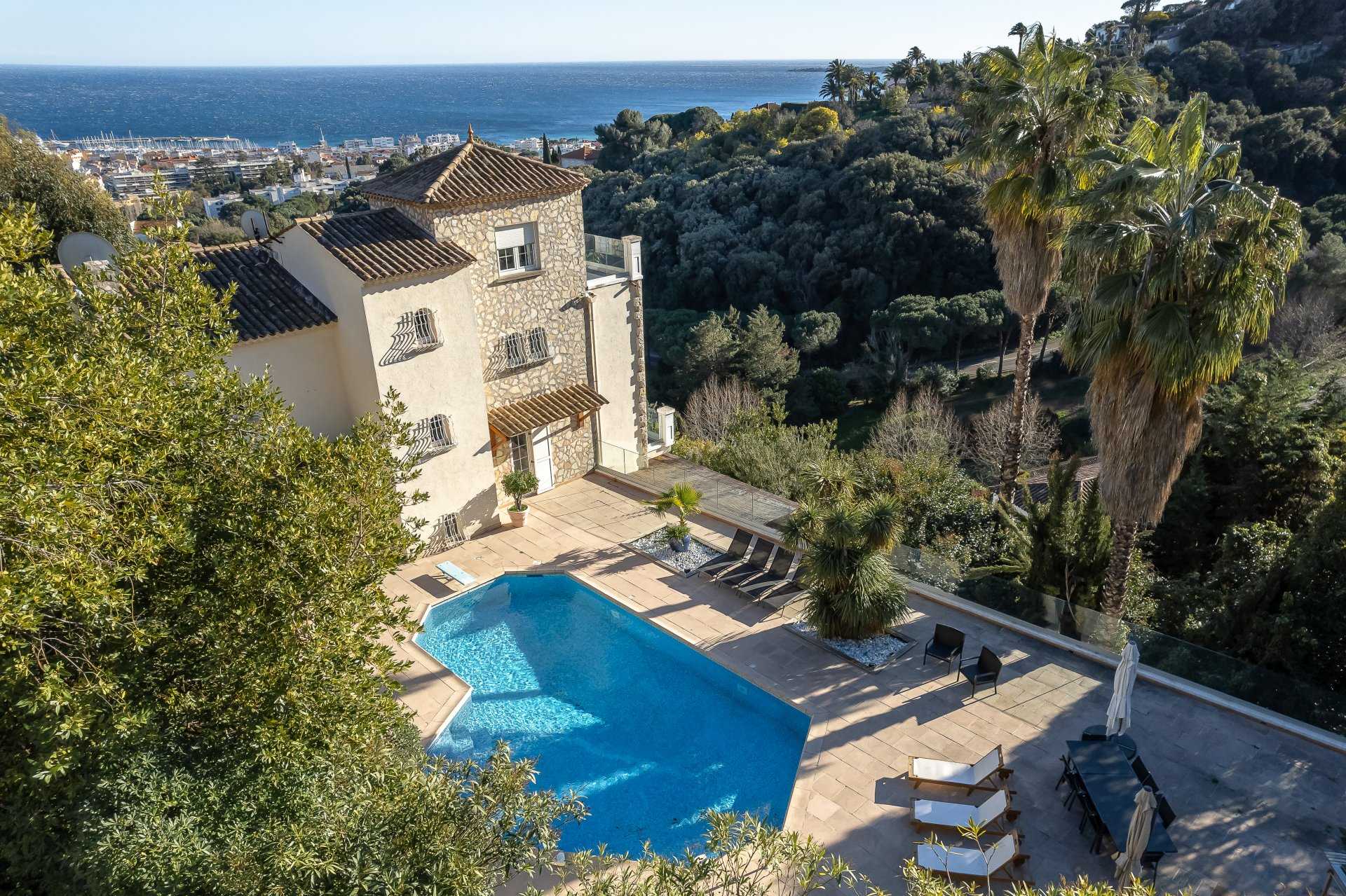 casa en Vallauris, Provence-Alpes-Côte d'Azur 10149798