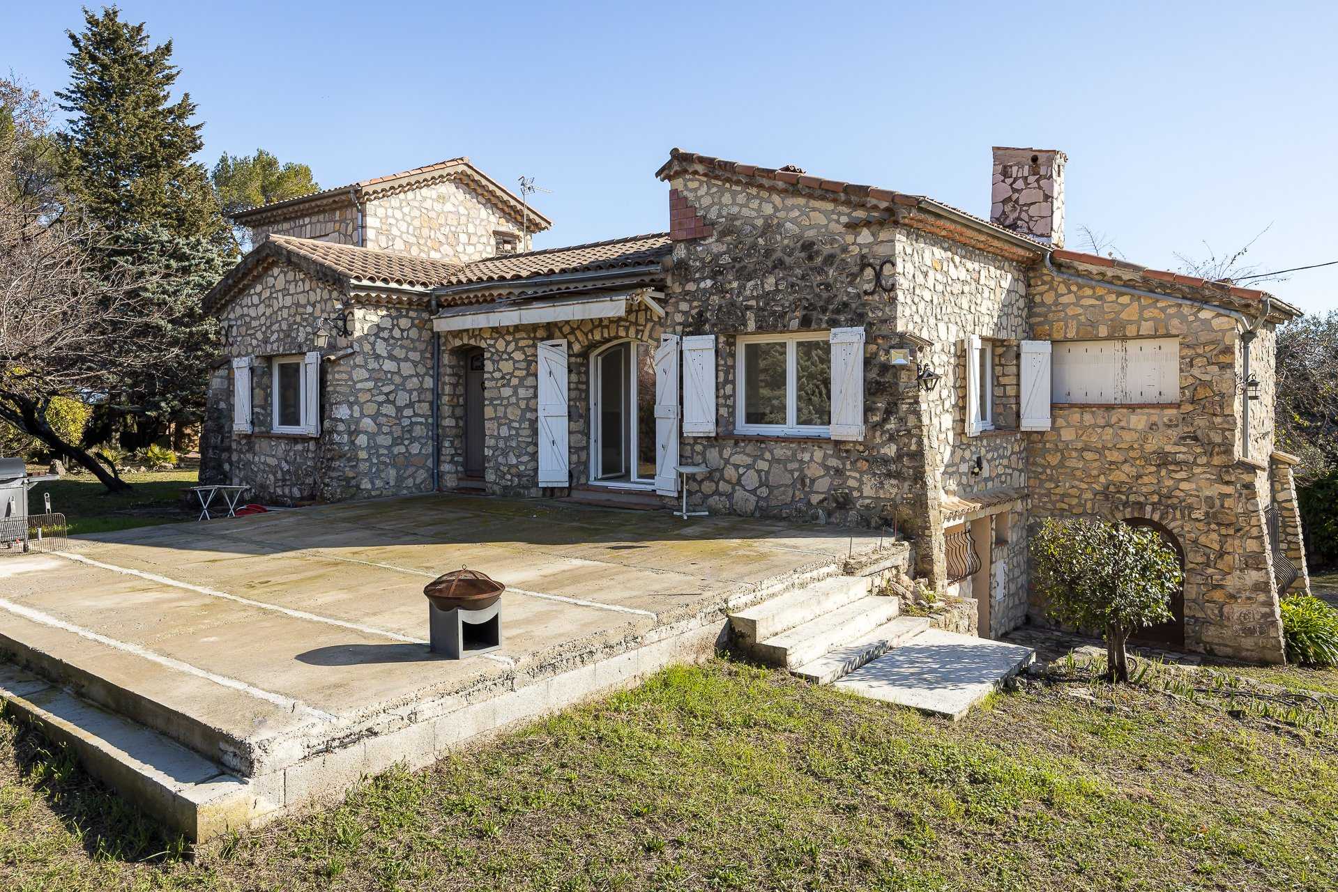 House in Valbonne, Provence-Alpes-Cote d'Azur 10149808