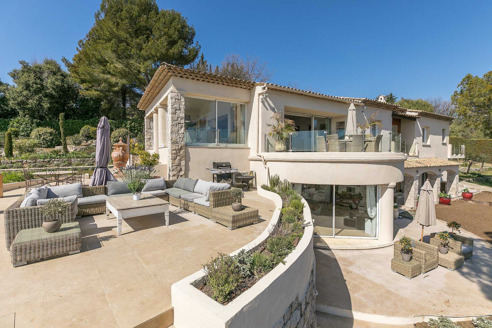 Huis in Chateauneuf-Grasse, Provence-Alpes-Côte d'Azur 10149841
