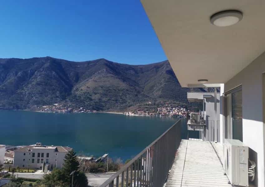 Condominium in Kotor, Kotor Municipality 10149848