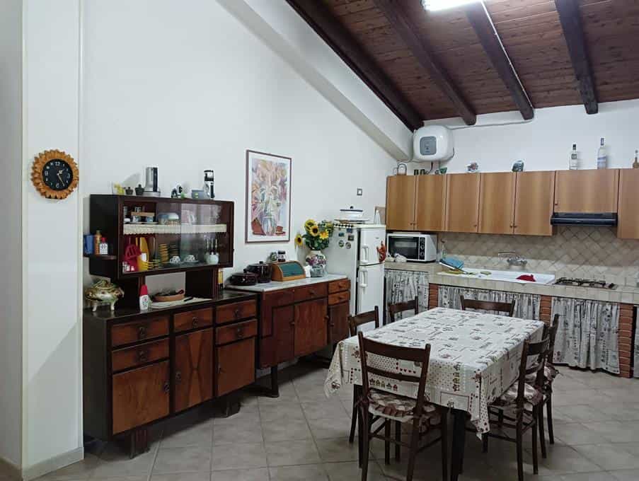 rumah dalam Nicolosi, Sicilia 10150788
