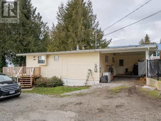 жилой дом в Powell River, British Columbia 10151025