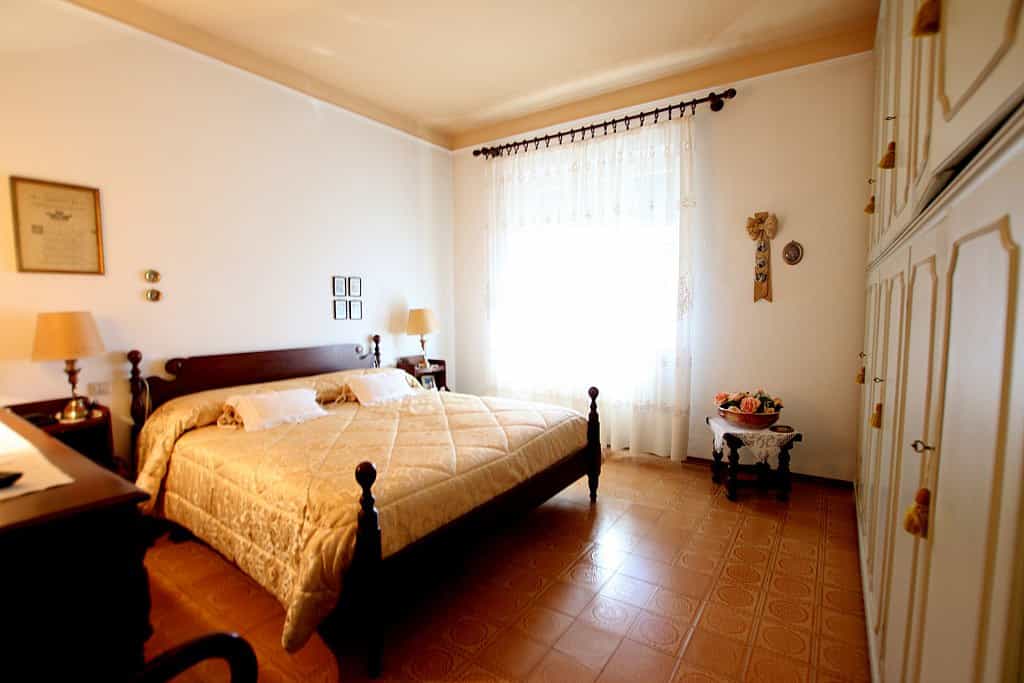Kondominium dalam Volterra, Toscana 10151109