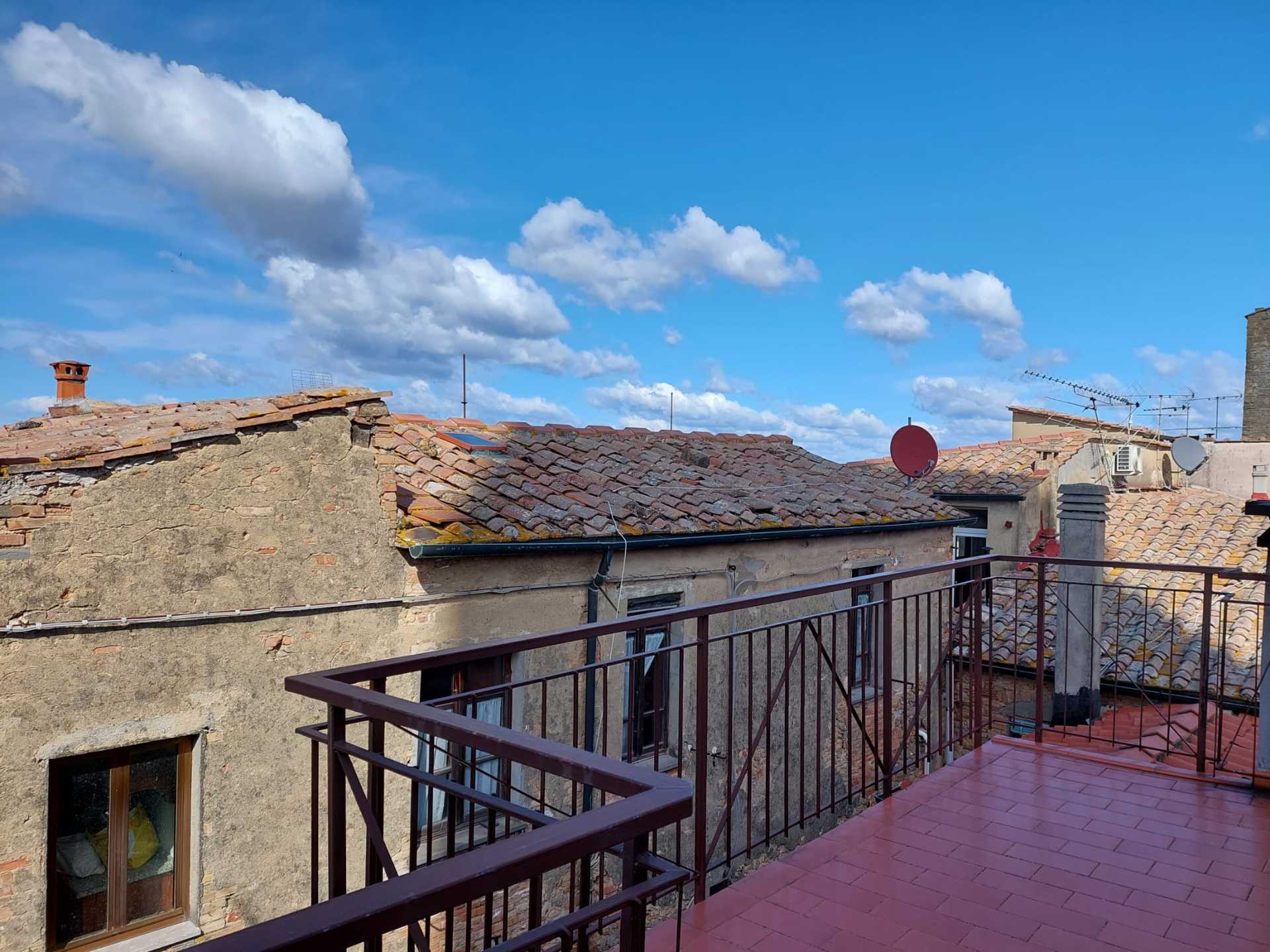 Condominium in Volterra, Tuscany 10151111