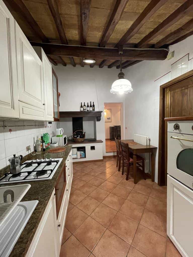 Квартира в Сан-Джіміньяно, Тоскана 10151122