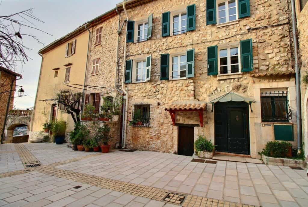 Huis in Sint-Jeannet, Provence-Alpes-Côte d'Azur 10151141