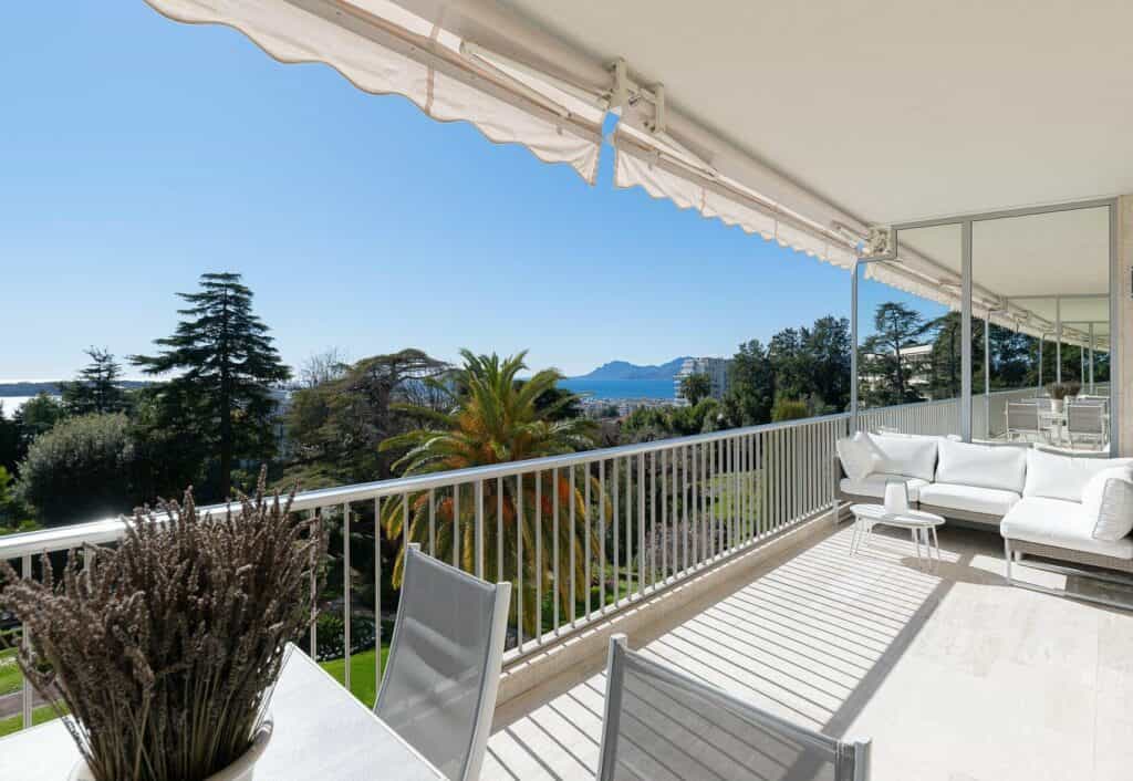 Condominium in Le Cannet, Provence-Alpes-Côte d'Azur 10151146