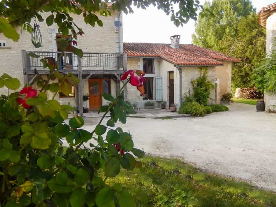 Hus i Verteillac, Nouvelle-Aquitaine 10151274
