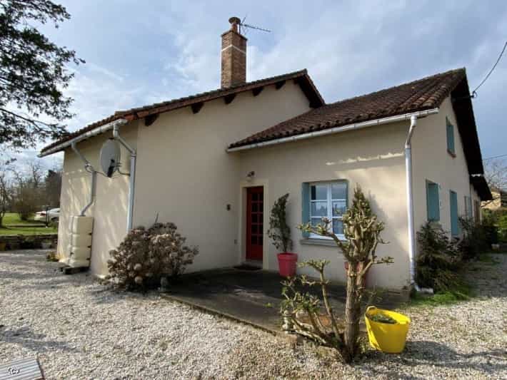 Hus i Civray, Nouvelle-Aquitaine 10151319