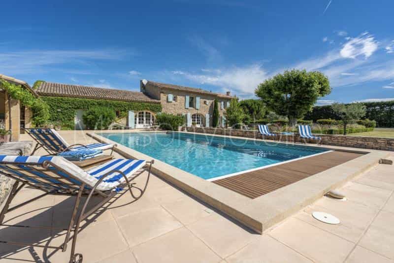 Talo sisään Robion, Provence-Alpes-Cote d'Azur 10151666