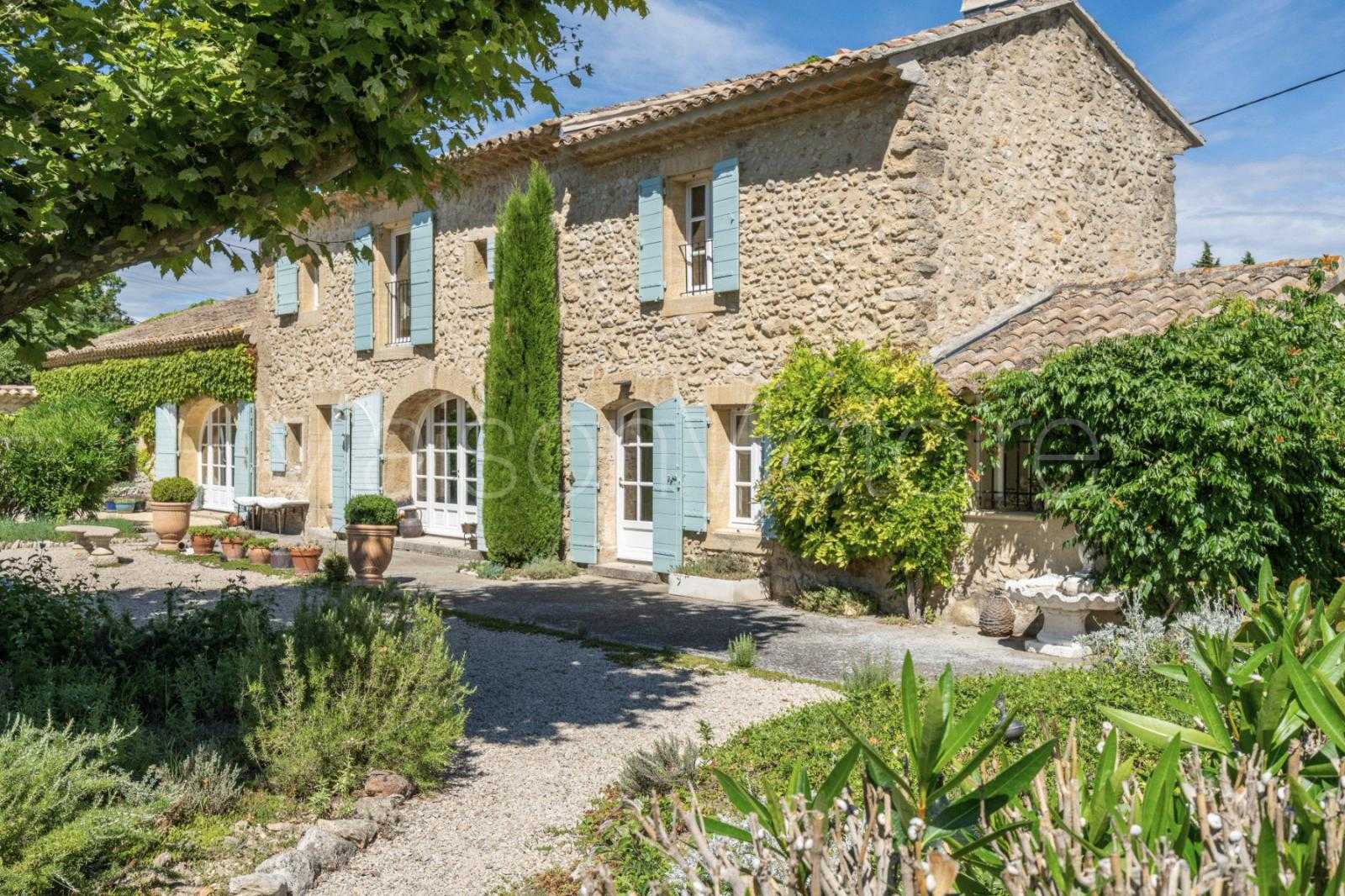 मकान में Robion, Provence-Alpes-Côte d'Azur 10151666